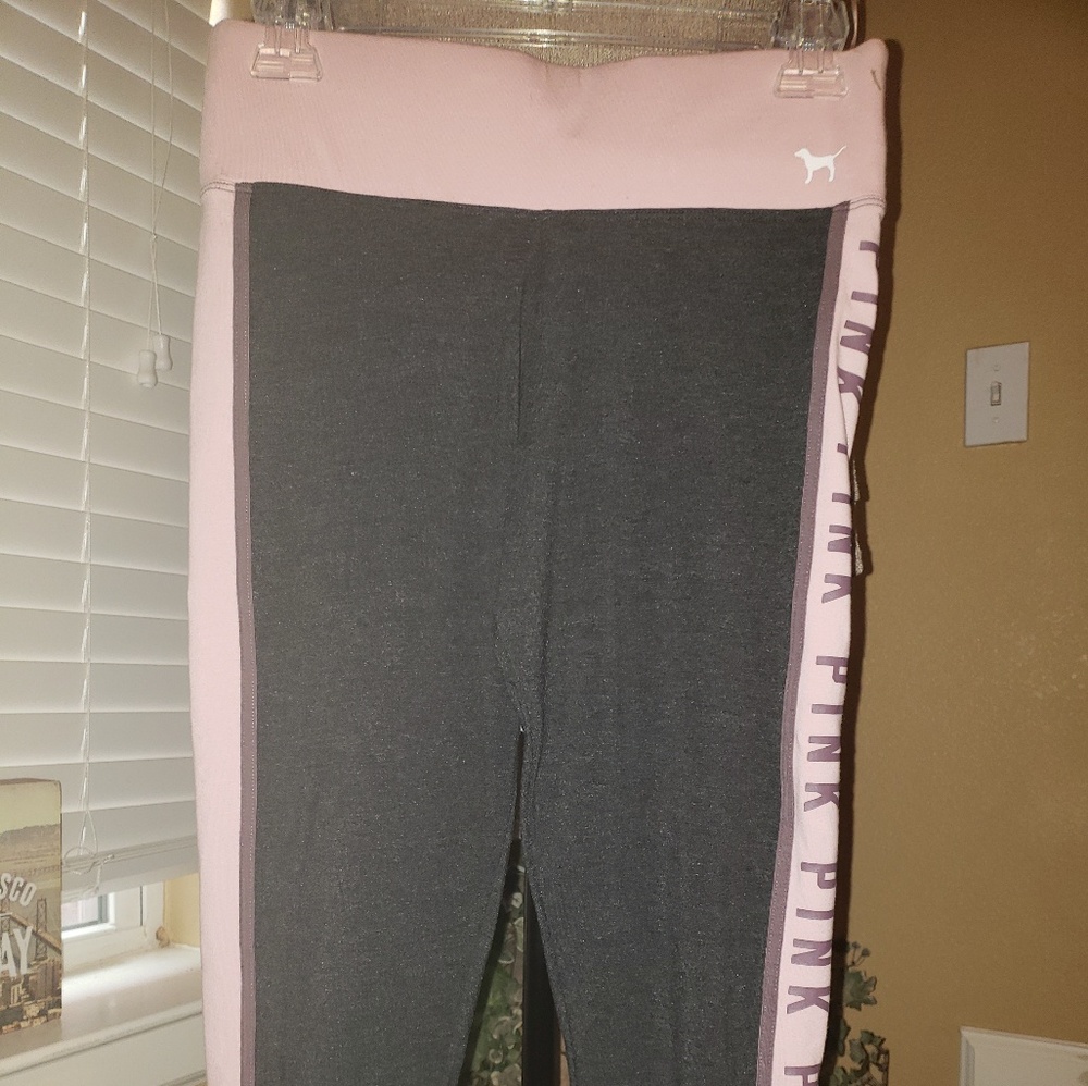 PINK yoga capris sz S Never worn!